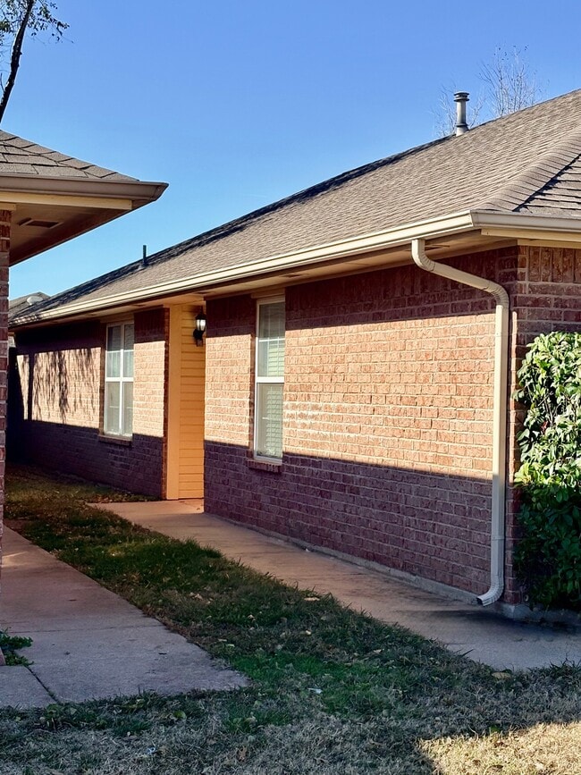 Photo - 806 Beaumont Square