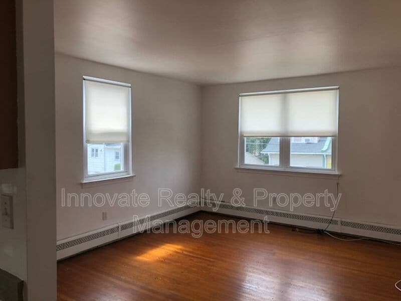 Photo - 941 Afton St