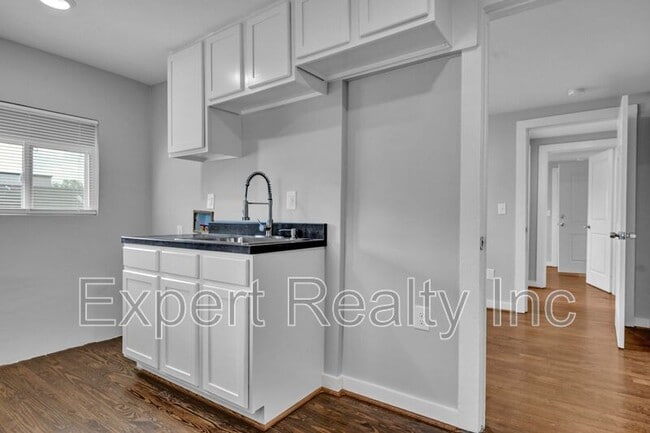 Photo - 546 55th St Unit B