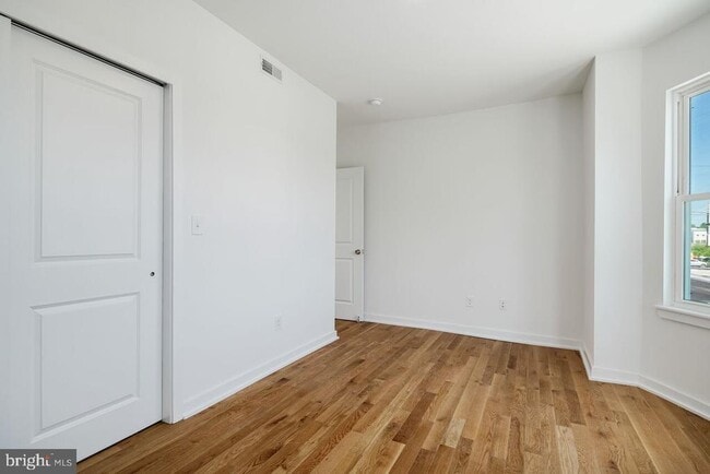 Photo - 5932 Ridge Ave