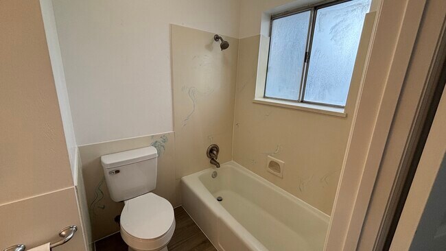 Photo - 391 S 1000 W St