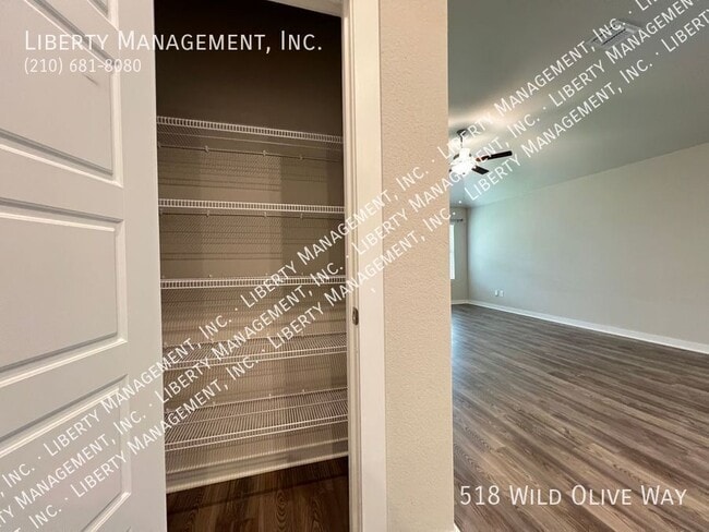Building Photo - 518 Wild Olive Wy