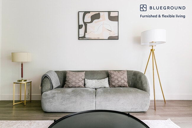 Photo - 2280 W El Camino Real Unidad FL3-ID1961