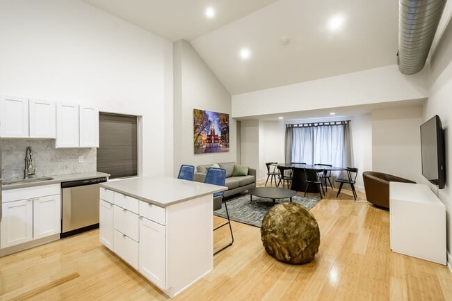Building Photo - 33 S 11th St Unit 2 (3rd Flr) Rental