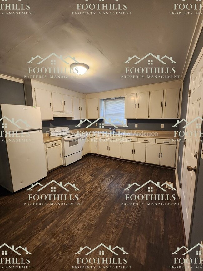 Photo - 213 Fretwell Dr