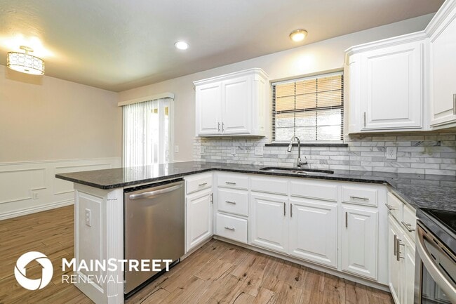 Photo - 2824 W Creek Side Dr