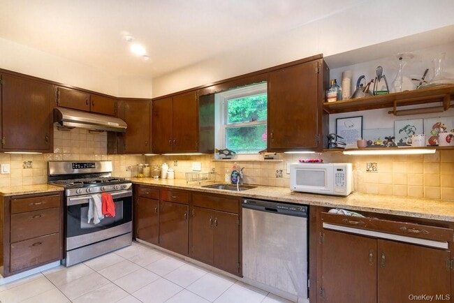 Photo - 20 Dorchester Dr