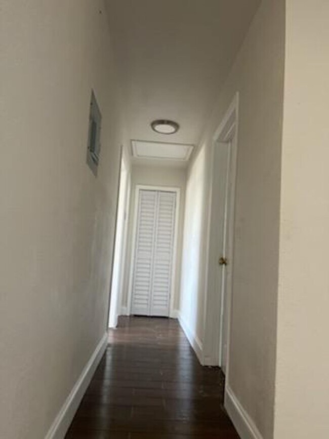 2300 Avenue S Unit 7