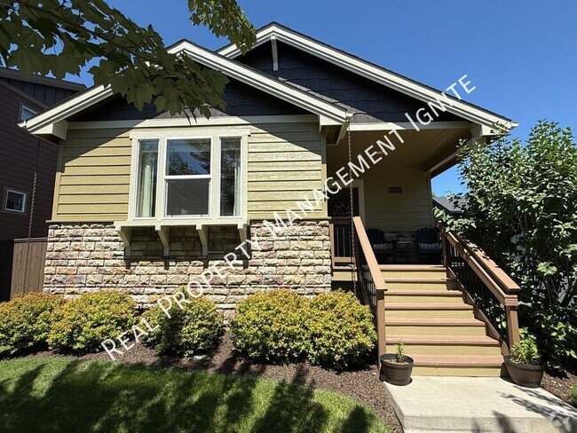 Building Photo - 61203 Snowbrush Dr Rental