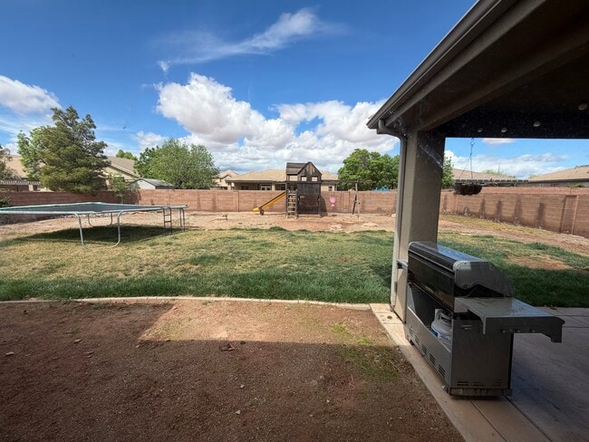 Gran juego de parrilla y trampolín para patio trasero - 86 W 1965 S
