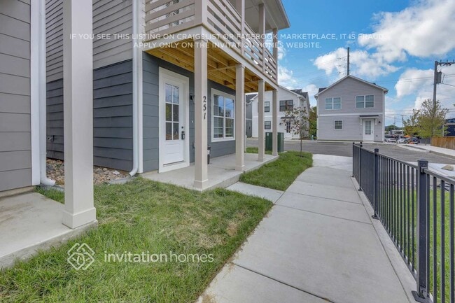251 Founders Ln