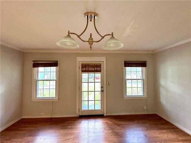 Photo - 2351 Taylor Ave