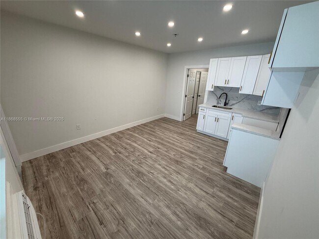 Photo - 935 Jefferson Ave Unidad 10