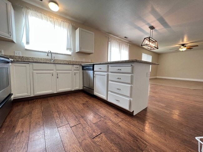 Photo - 4 Bedroom/2 Bathroom House In Provo