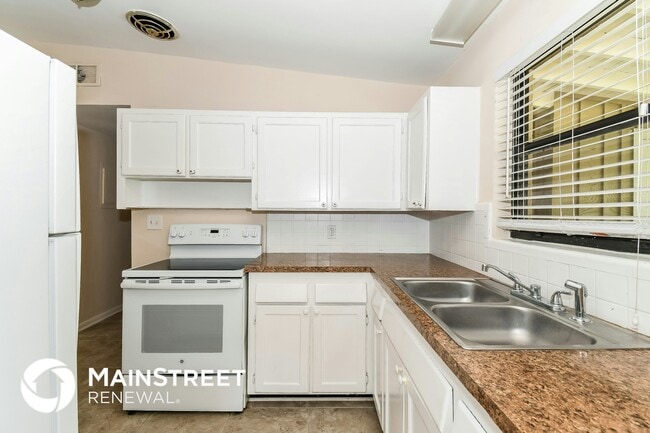 Photo - 1044 Legay Ave