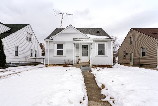 Building Photo - Move-In Ready 3 Bedroom, 2 Bathroom Home in Dearborn