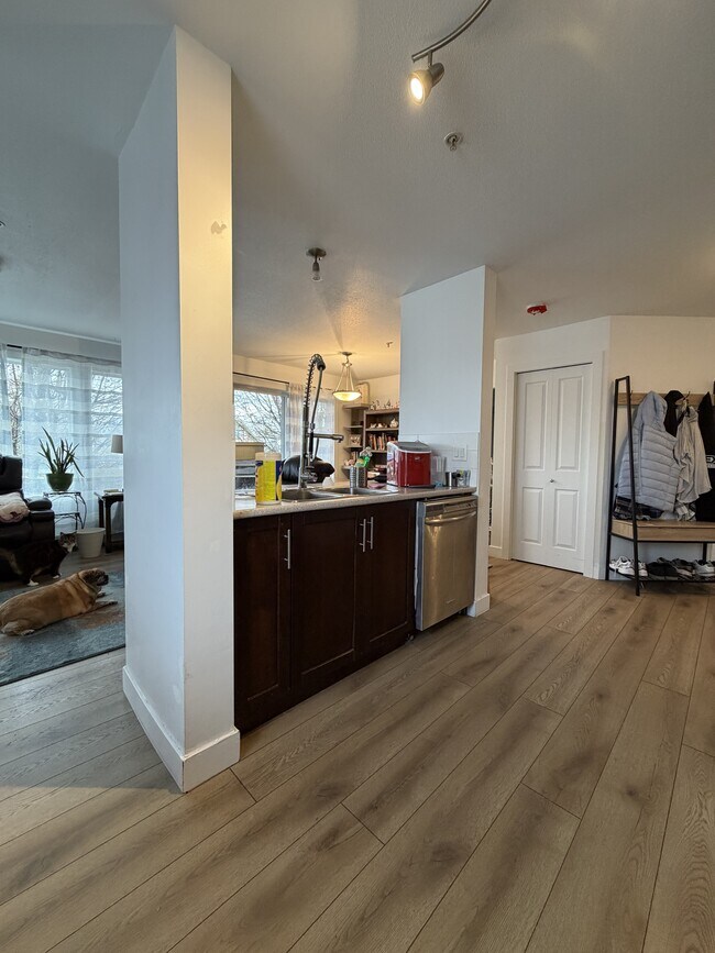 Photo - 46289 Yale Rd