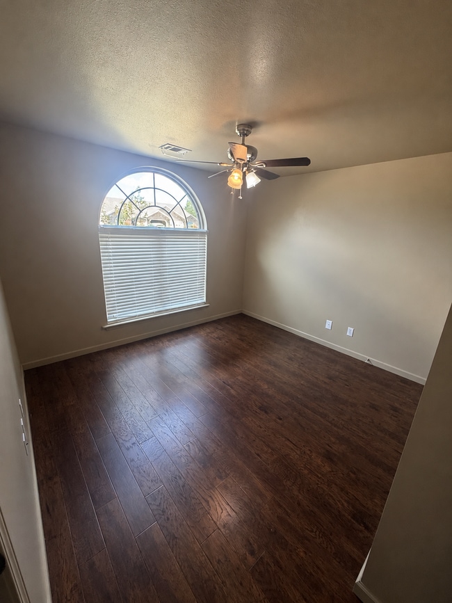 1807 N 9 1/2 St