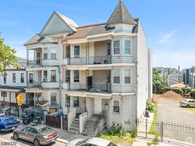 Building Photo - 50 Dr Martin Luther King Jr Blvd Unit 2 Rental