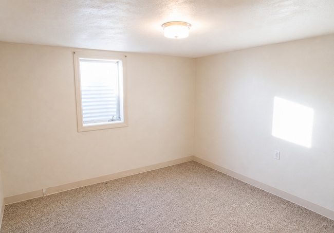 Building Photo - 418 Lola Ln Unit 420 1/2