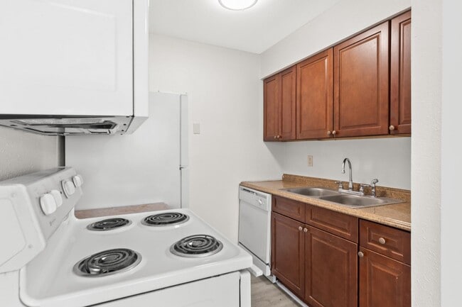 Photo - Tower Grove Gem Unit 205