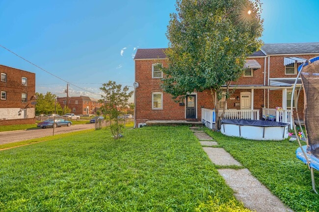 Building Photo - 401 52nd St