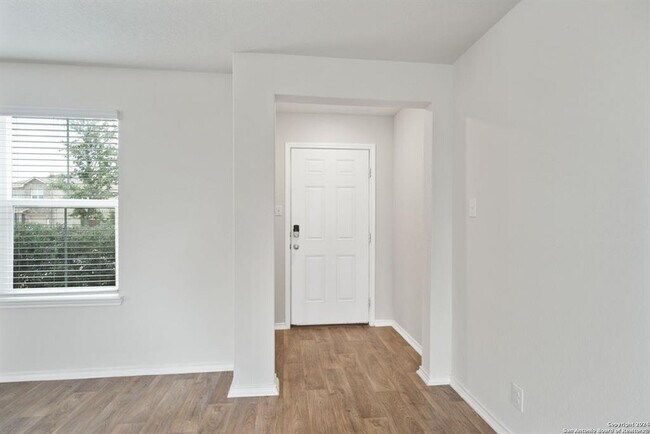 Photo - 6536 Dynamic Sound