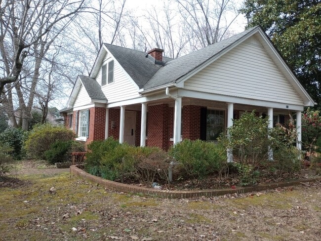Building Photo - 221 Old Cedar Rock Rd Rental