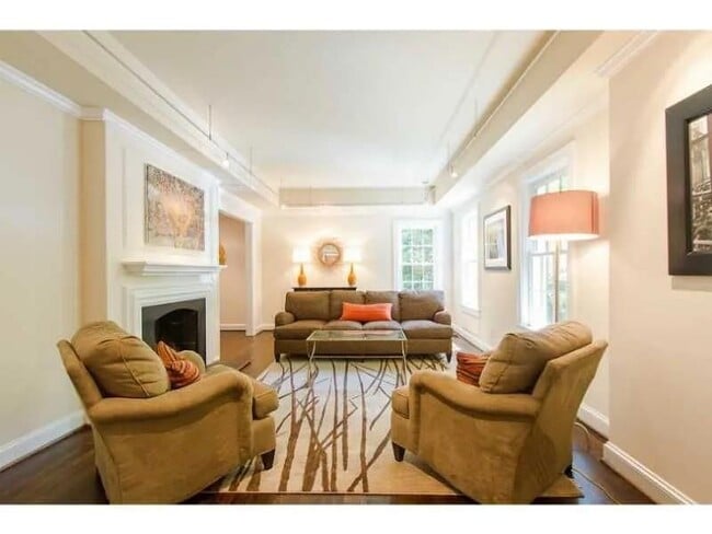 Photo - 1916 Greystone Rd NW