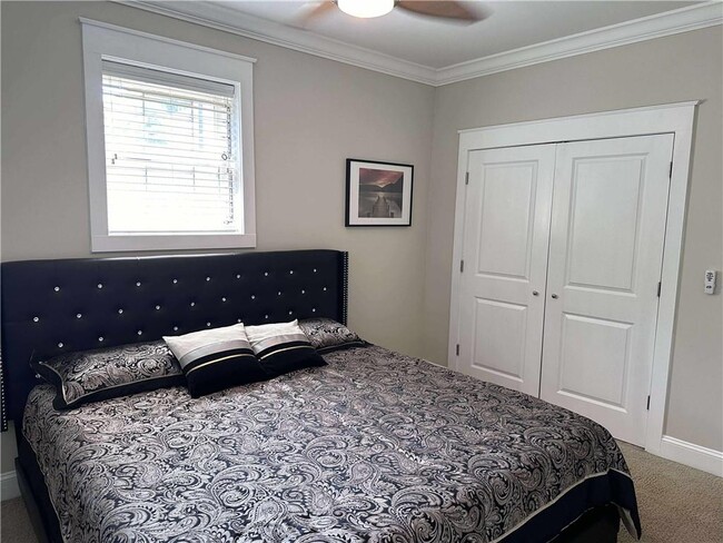 Building Photo - 1210 Oakfield Dr SE Rental