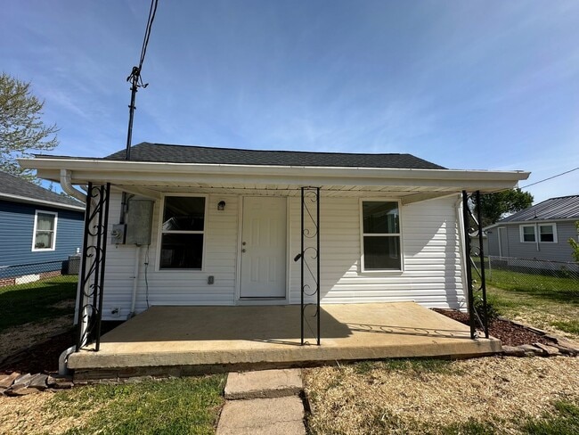 Building Photo - 3 Bedroom / 1 Bath - COMPLETELY REMODELED!! Home Kingsport TN