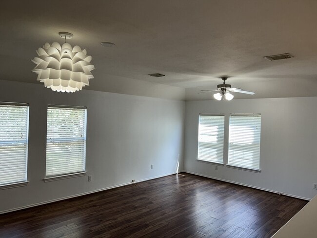 Photo - 3010 S Heights Hollow Ln