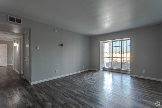 2BR, 1.5BA - 864SF - Living Area