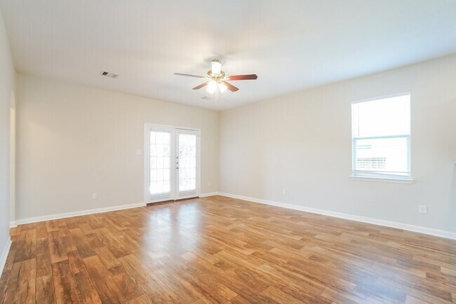 Photo - 2003 Lost Pine Ct