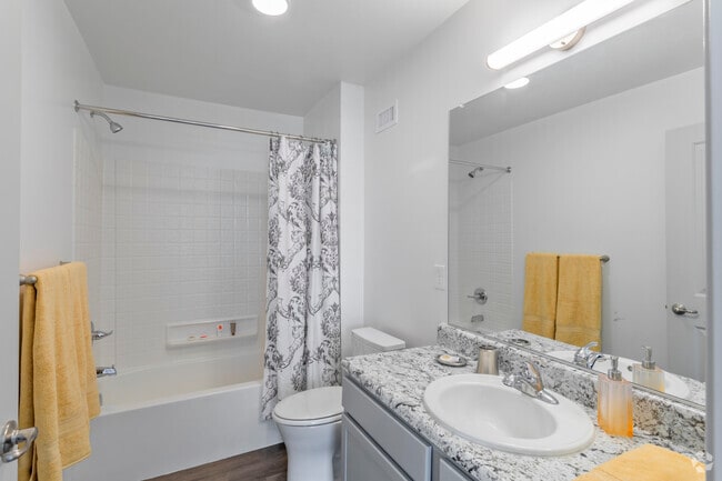2 BR, 2 BA - 1,064 SF