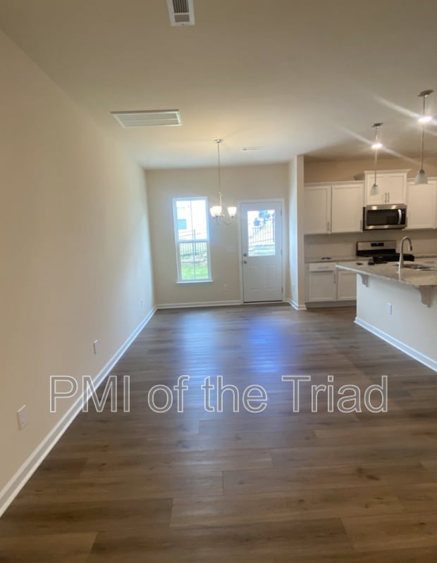 Photo - 4003 Beckton Trl