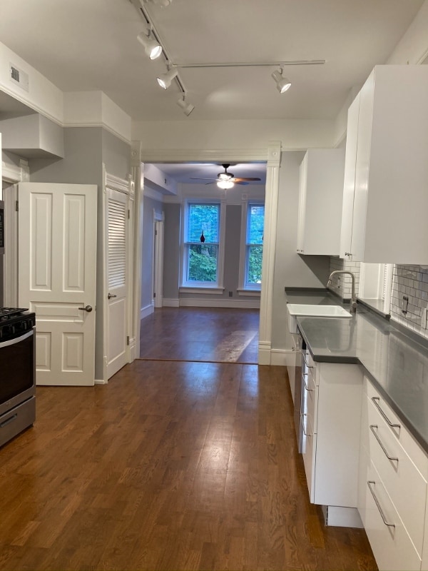 Photo - 1102 N Wolcott Ave Apartment