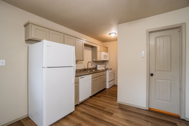 Photo - 2120 N 13th St