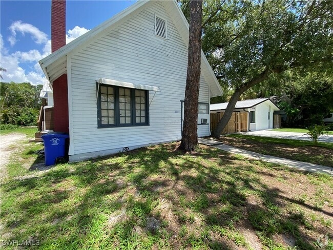 Building Photo - 2225 Stella St Rental