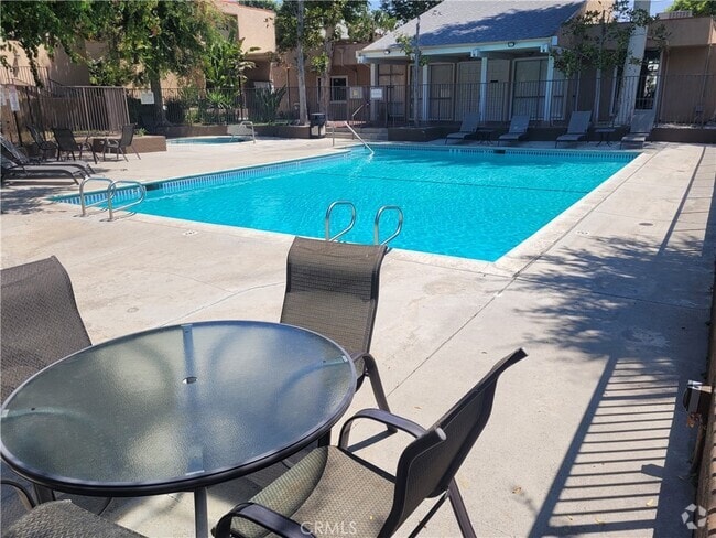 Building Photo - 10331 Lindley Ave Unit 221-221 Rental