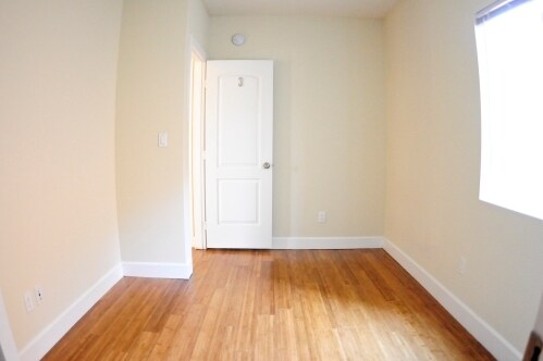 Photo - 3554 - 3556 S. Budlong Ave