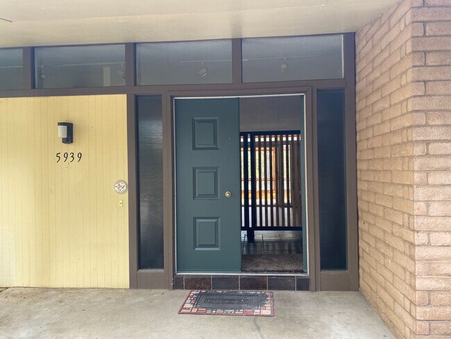 Photo - Sacramento Riverfront Home with Pool