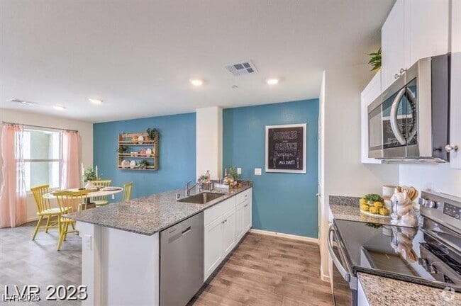 Building Photo - 9114 Hitmaker St Rental
