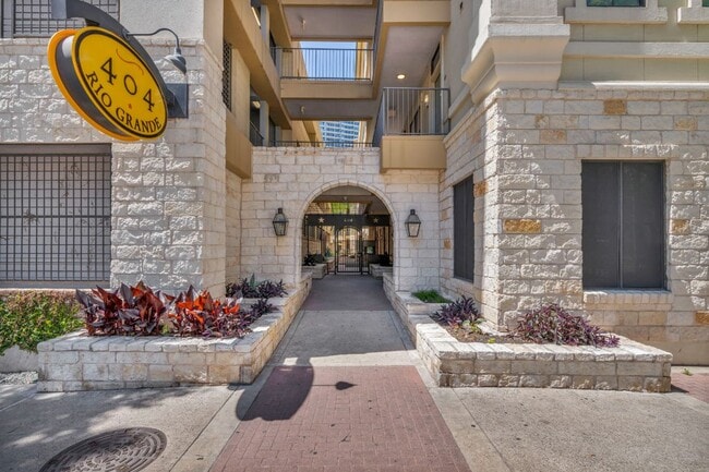 Photo - 404 Rio Grande