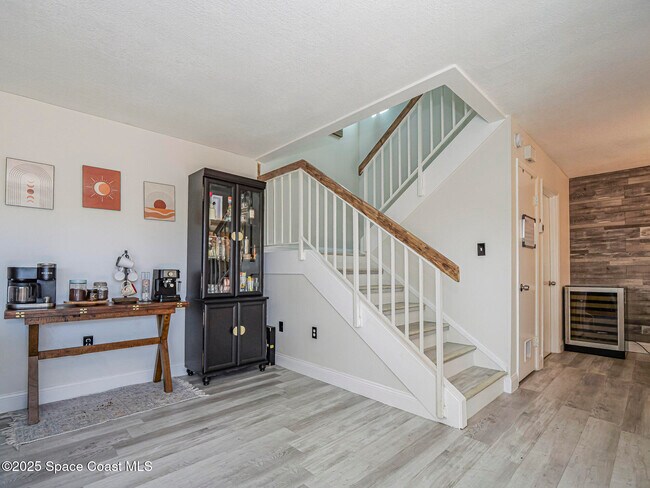 Photo - 1170 6th Ave