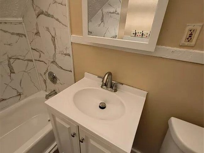 3455 W 65th St Unidad 3455 W 65th Street - Up