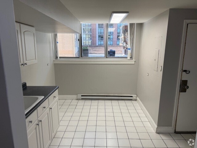 Building Photo - 1 E Schiller St Unit 2a Rental
