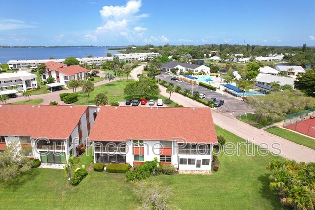 Building Photo - 4852 Independence Dr Rental