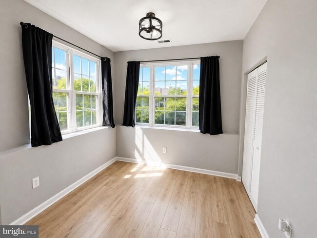 Photo - 601 Forest Walk Ln Unidad 103
