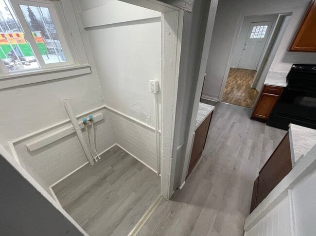 Photo - 227 W Franklin St